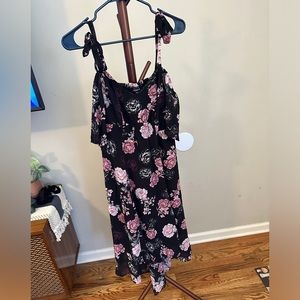 Torrid floral high low dress. Size 00x tie straps